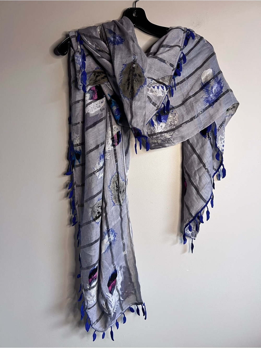 Echo Gray Feather Print Tassel Scarf Lightweight Wrap Shawl Boho Fringe Scarf - Picture 6 of 6